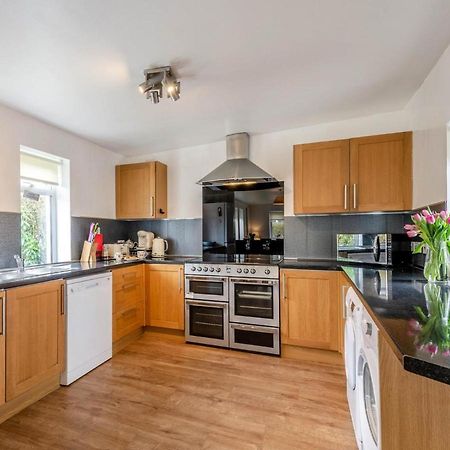 Cosy 3 Bedroom Home In Centre Of Brodick Buitenkant foto