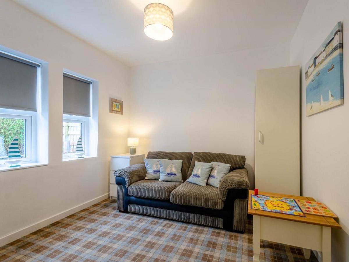 Cosy 3 Bedroom Home In Centre Of Brodick Buitenkant foto