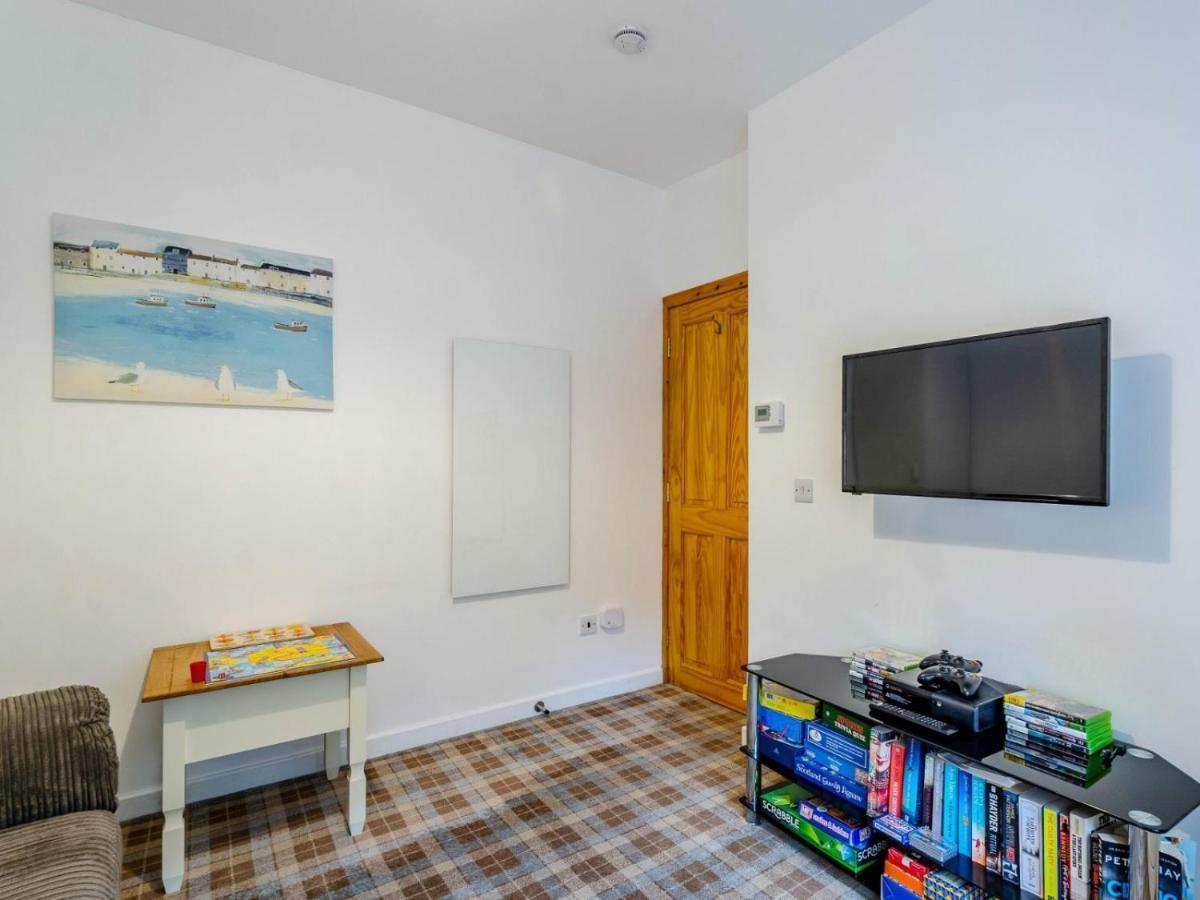 Cosy 3 Bedroom Home In Centre Of Brodick Buitenkant foto